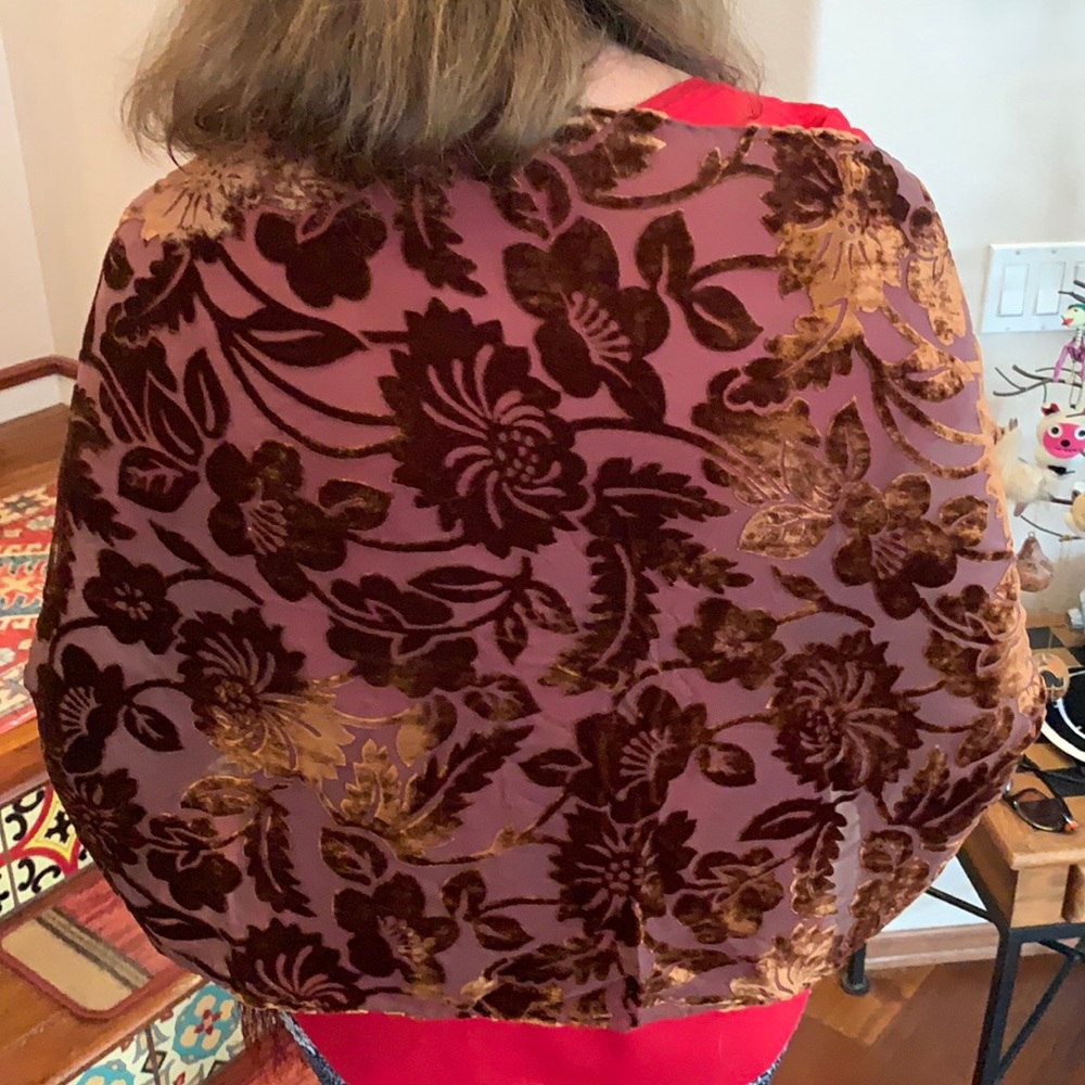 Lovely evening shawl in autumn colors